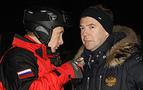 Medvedev ve Putin'den gece kayak kaçamağı