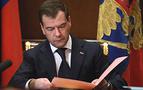 Medvedev: Teröristlerin Rusya'yı istikrarsız hale getirmesine izin vermeyeceğiz
