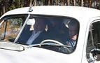 Medvedev, Yanukoviç'i 'zafer' otomobiline bindirdi