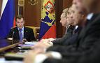 Medvedev: Rus ordusunun modernizasyonu önceliğimiz