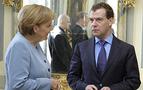 Medvedev: İran’a nükleer yaptırımda uzlaşı sağlandı
