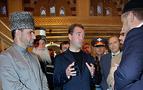 Medvedev Çeçenistan'da cami ziyaret etti