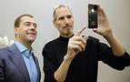 Medvedev iPhone 4G'nin ilk sahibi oldu