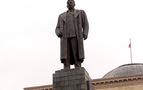 Gürcistan'da Stalin'in anıtı yıkıldı