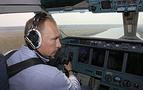 Putin uçakla yangın söndürdü