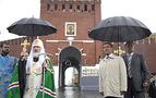 Kremlin duvarları  kutsal su ve ikonalarla koruma altına alındı