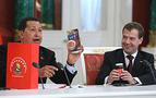 Chavez’den Medvedev’e bir kavanoz muz reçeli