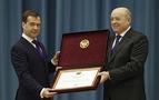 Medvedev'den Rus ajanlara 90. yıl desteği; Her zaman yanınızdayız