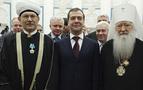 Medvedev yıl başında kahramanlara madalya dağıttı