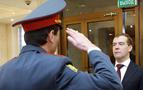 Medvedev, yedi polis generalin görevine son verdi