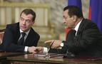 Medvedev Mübarek'i telefonla aradı; sorunun barışçıl yollarla çözülmesini istedi