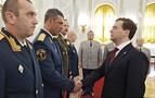 Medvedev: Libya'da askeri operasyonda yer almayız