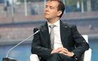 Medvedev: Adaylığımla ilgili açıklamayı özel bir platformda yapacağım