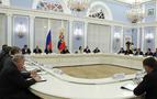 “Medvedev iş adamlarından Putin’le kendi arasında karar vermelerini istedi”