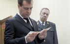 Medvedev liderlerin para üzerindeki resimlerine karşı