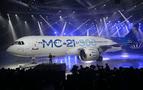 Rusya, yeni yolcu uçağını tanıttı