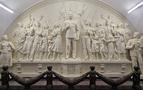 Stalin Figürlü Tarihi Kabartma Moskova Metrosunda Yeniden Sergilenmeye Başladı