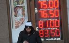 Petrol fiyatları düşüşte, Rusya’da dolar yükselmeye devam ediyor