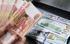 Rusya’da dolar 72 rubleyi aşarak rekor yeniledi