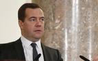 Medvedev: Rusya beklenenden daha az küçülecek
