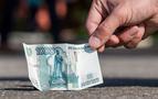 Ruble, dolar karşısında değer kaybetmeye devam ediyor