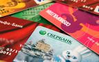 Rusya'da kredi kartı alaların sayısı yarı yarıya azaldı