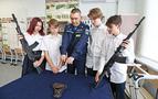 Rusya ilkokul müfredatını yeniliyor; ‘vatan savunması’ dersi geliyor
