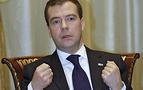 Medvedev: Kafkaslarda sorun sosyo-ekonomik durum iyileştirilerek çözülebilir
