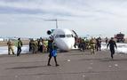 Kazakistan'da pilot, uçuş takımı açılmayan uçağı indirdi - VİDEO