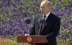 Koronavirüs günlerinde 'Rusya Günü' kutlamaları; Putin ilk kez 'Bayrak Çekme' törenine katıldı