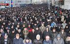 Moskova’da on binler “Çadır Cami’de” Bayram Namazı kıldı 