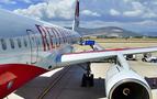 Kuş sürüsüne çarpan Moskova-Antalya uçağı 10 saat rötar yaptı