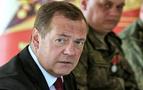 Medvedev’den NATO’ya uyarı: Nükleer konusunda blöf yapmıyoruz