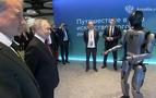 Putin, Sberbank'ın İnsansı Robotunun Dans Performansını İzledi
