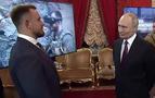 Putin, Son Rus İmparatoru Romanov'un Soyundan Gelen Askerle Görüştü