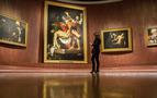 Rusya'nın en 'aptal' hırsızı: Herkesin gözü önünde 180 bin dolarlık tabloyu çaldı