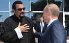 Putin'den Steven Seagal'a Rusya vatandaşlığı