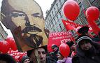 Putin’in partisinden Komunistlere: Ulusal marştan Allah’ın adını çıkarmaya kalkarsanız, biz de Lenin’in gömülmesini gündeme getiririz