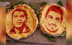 Rus sanatçıdan Roanaldo'lu ve Suarez'li pizzalar