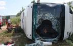 Rus turistleri taşıyan minibüs Antalya’da devrildi; 1 ölü, 7 yaralı