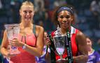 Mariya Şarapova, İstanbul'da Serena Williams'a boyun eğdi