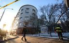 Moskova'da çıkan yangında bir kişi balkondan aşağıya düştü - VİDEO