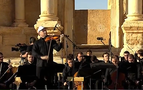Rus orkestra IŞİD'in elinden alınan Palmira'da konser verdi - VIDEO