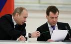 Medvedev Putin’in gölgesinden çıkıyor