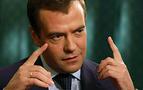 Medvedev'den Peres'e: "Bölgede tek taraflı faaliyetlerden kaçınılmalı"