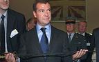Medvedev uğursuzluk olmaması için kılıcın parasını ödedi
