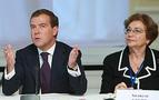 Medvedev: Rusya ve dünya henüz krizin üstesinden gelemedi, ikinci dalga olabilir