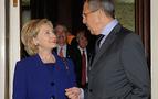 Lavrov, Clinton'ı İran'a yaptırımların ertelenmesi konusunda ikna etti