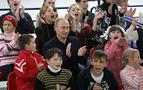 Putin Vladimir bölgesinde çocuklar gibi şendi