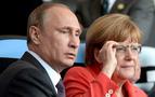 Putin, Merkel’le Ukrayna krizine çözümü konuştu